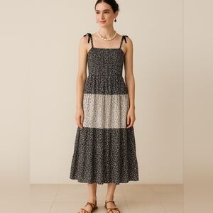 Casual Black and White Sleeveless Maxi Sundress